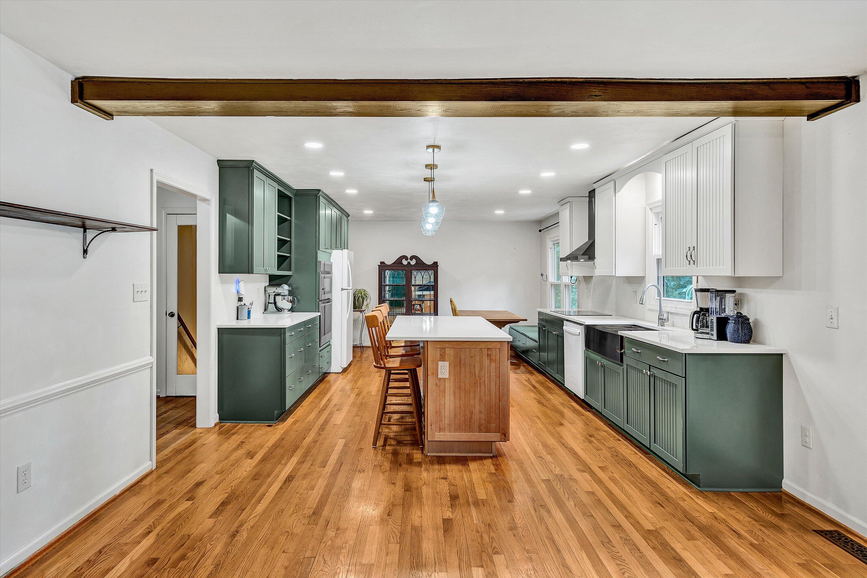 1942 Laurel Mountain DR