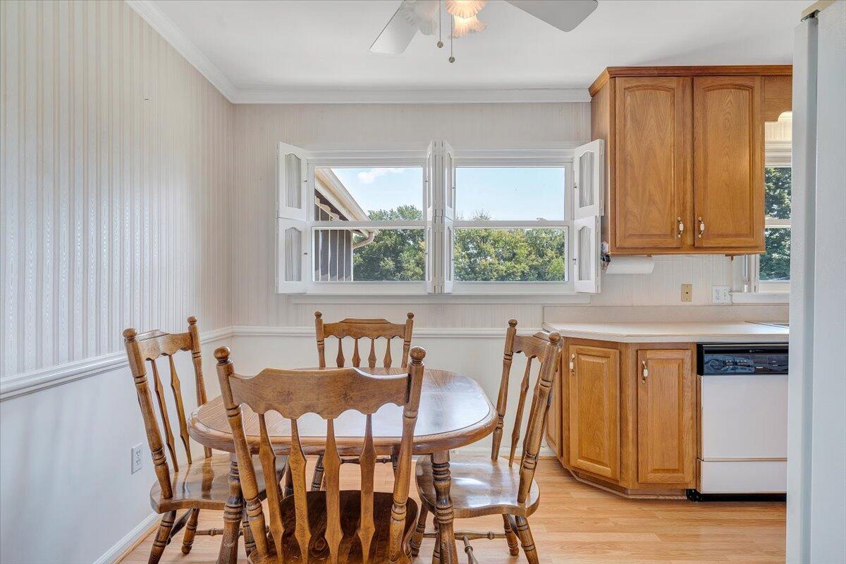 516 Howard DR