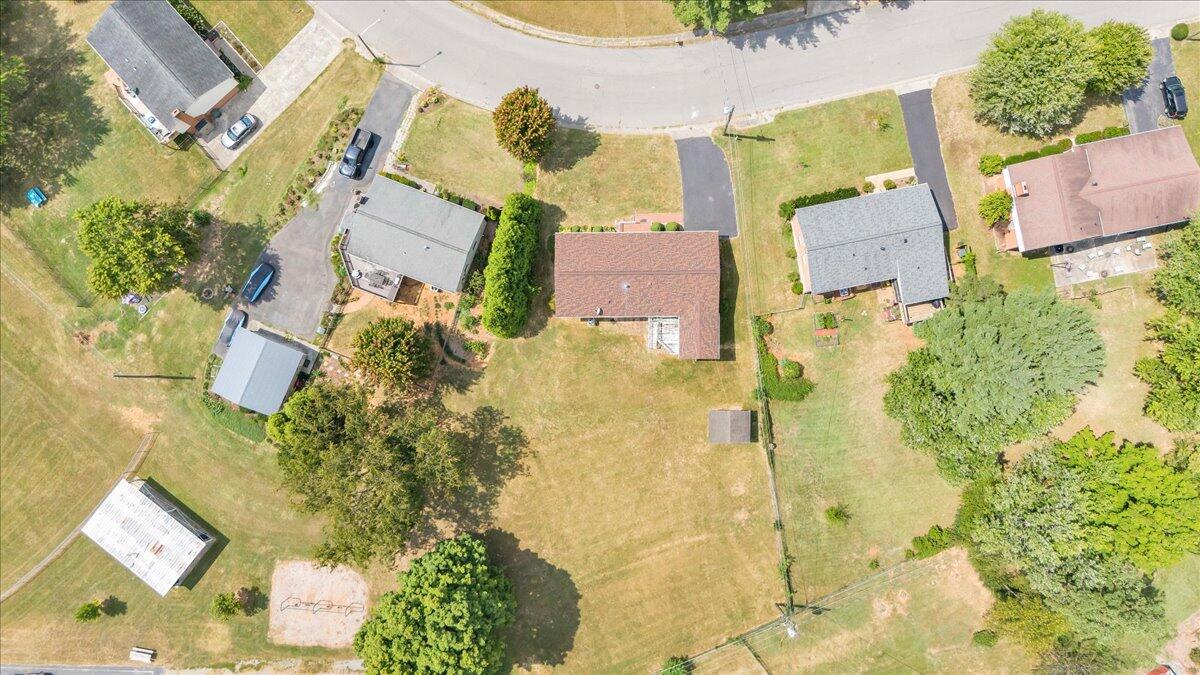 516 Howard DR