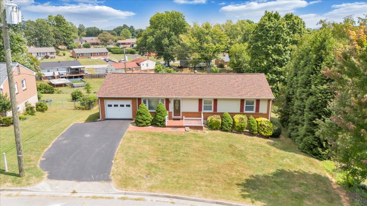 516 Howard DR