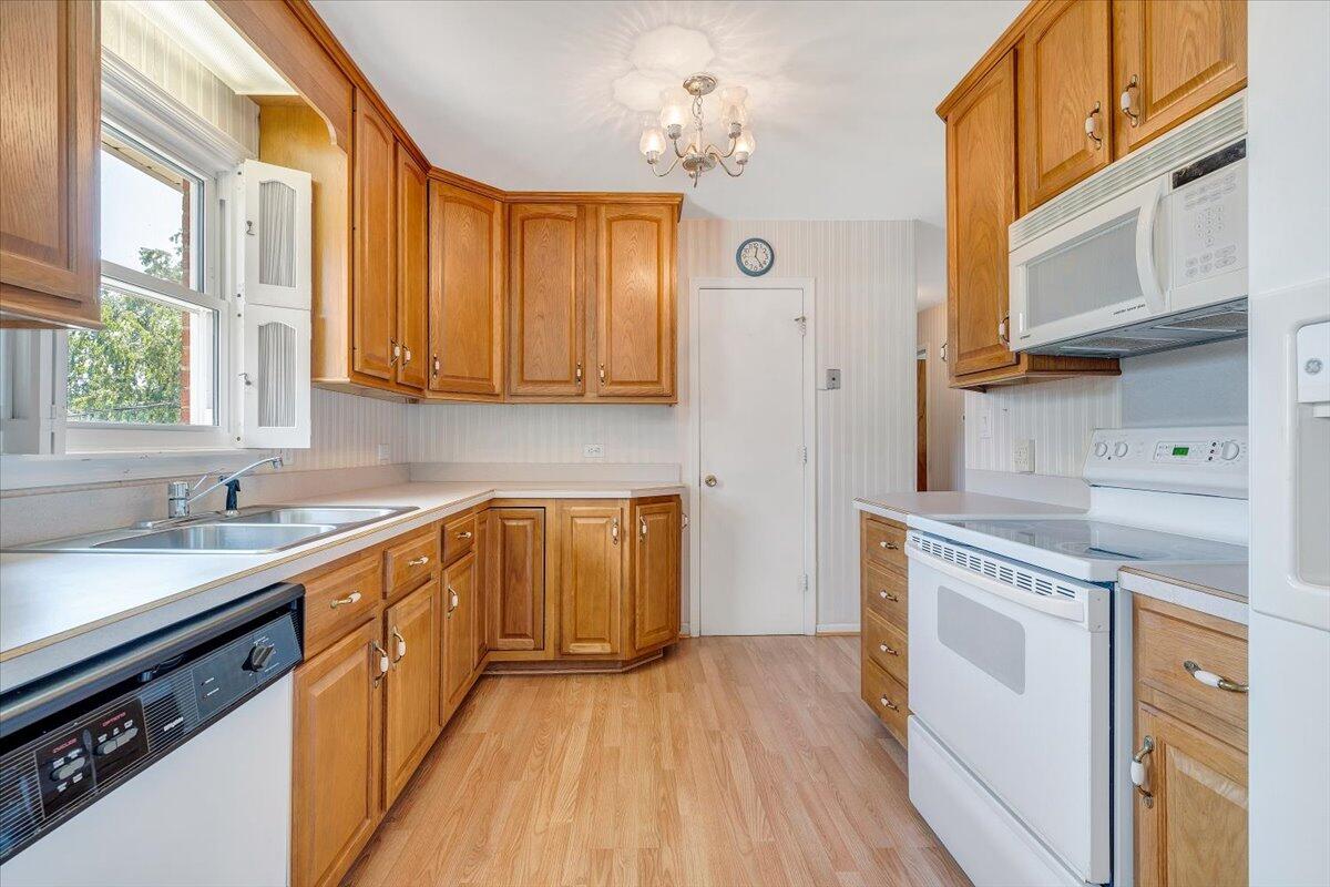 516 Howard DR