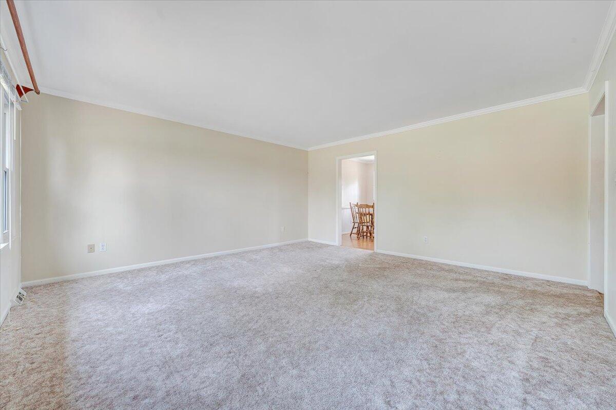516 Howard DR