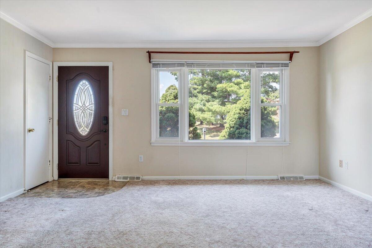 516 Howard DR