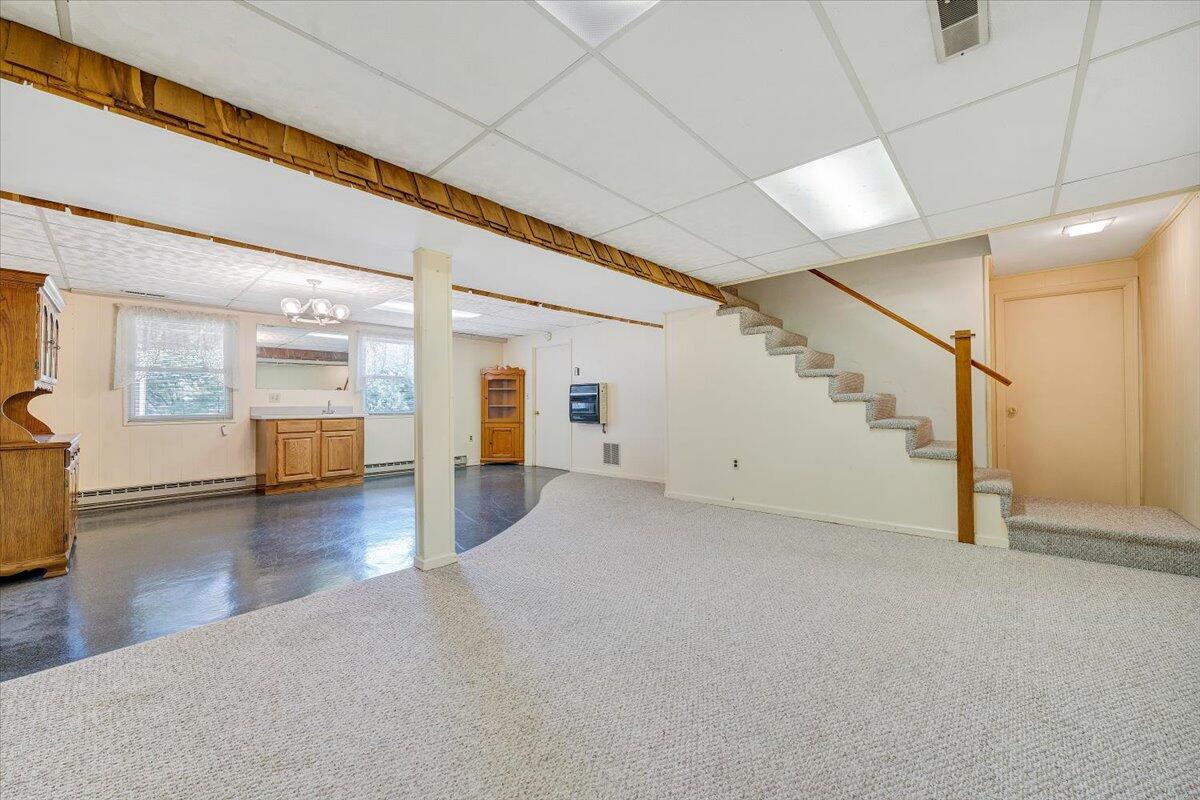 516 Howard DR