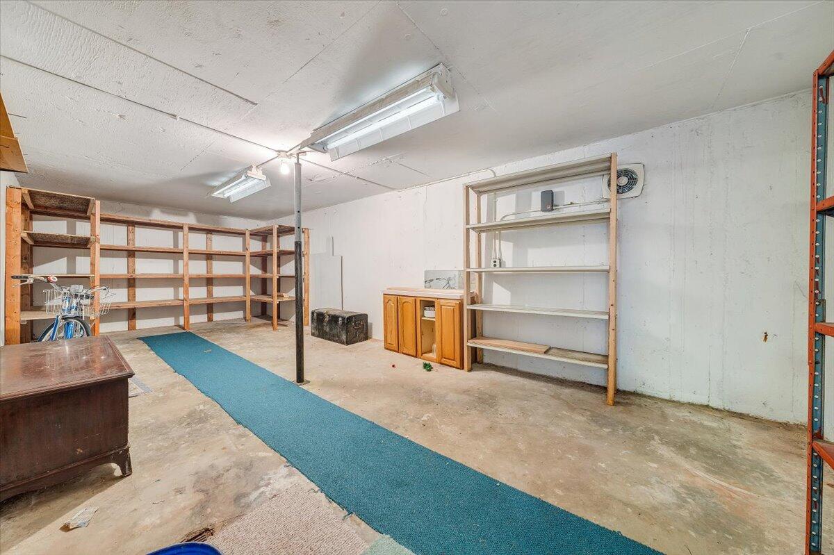 516 Howard DR