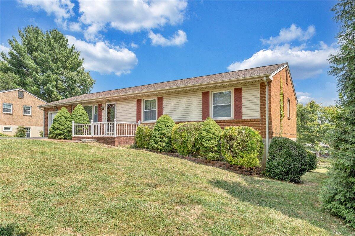 516 Howard DR