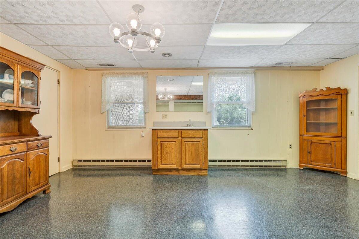 516 Howard DR