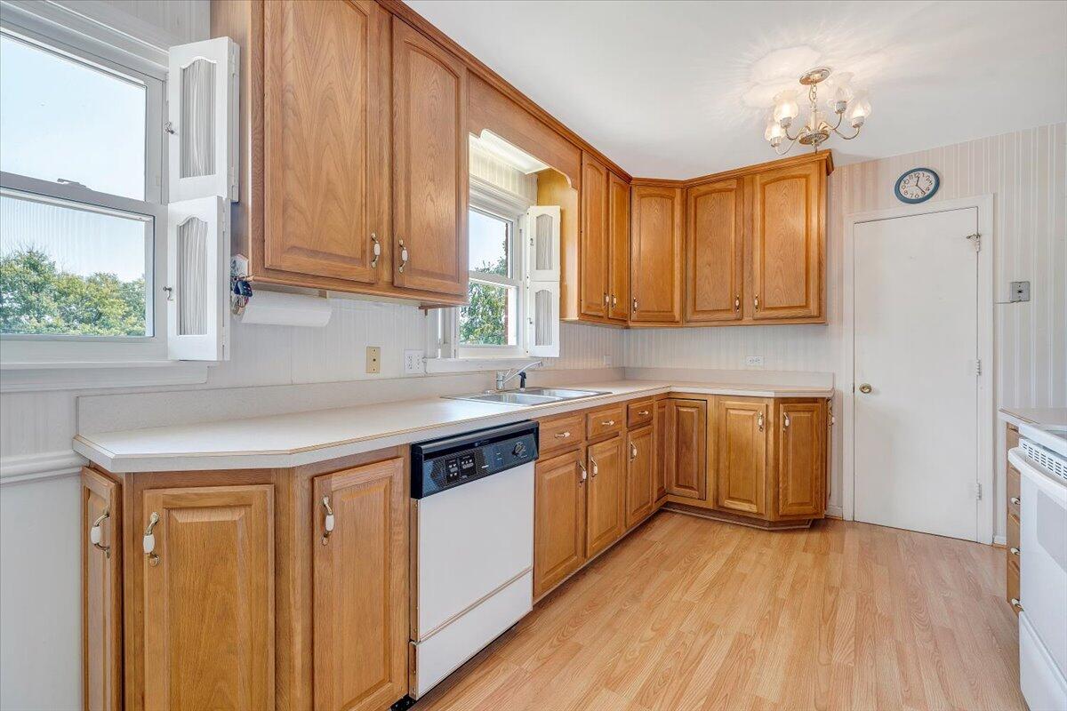 516 Howard DR