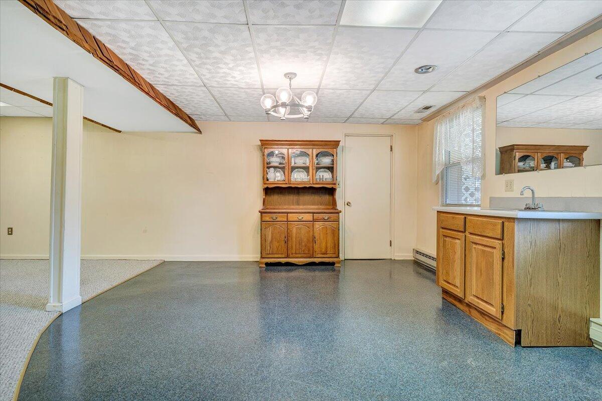 516 Howard DR