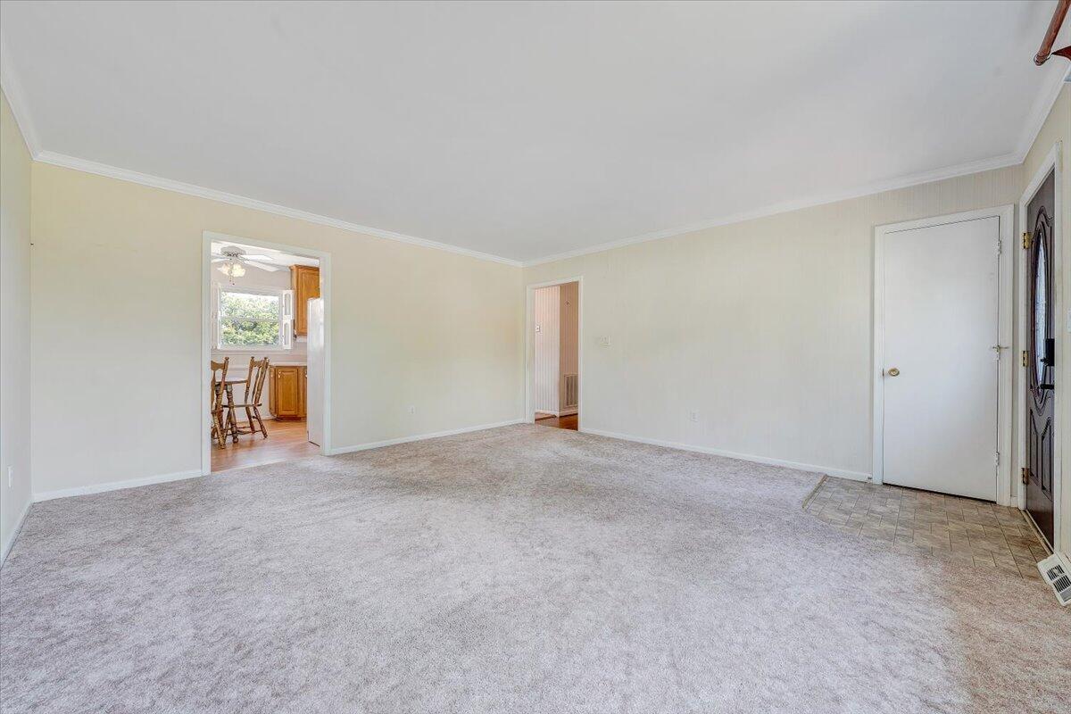 516 Howard DR