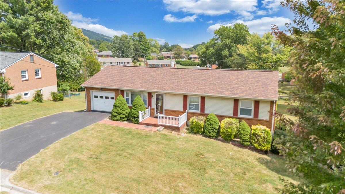 516 Howard DR