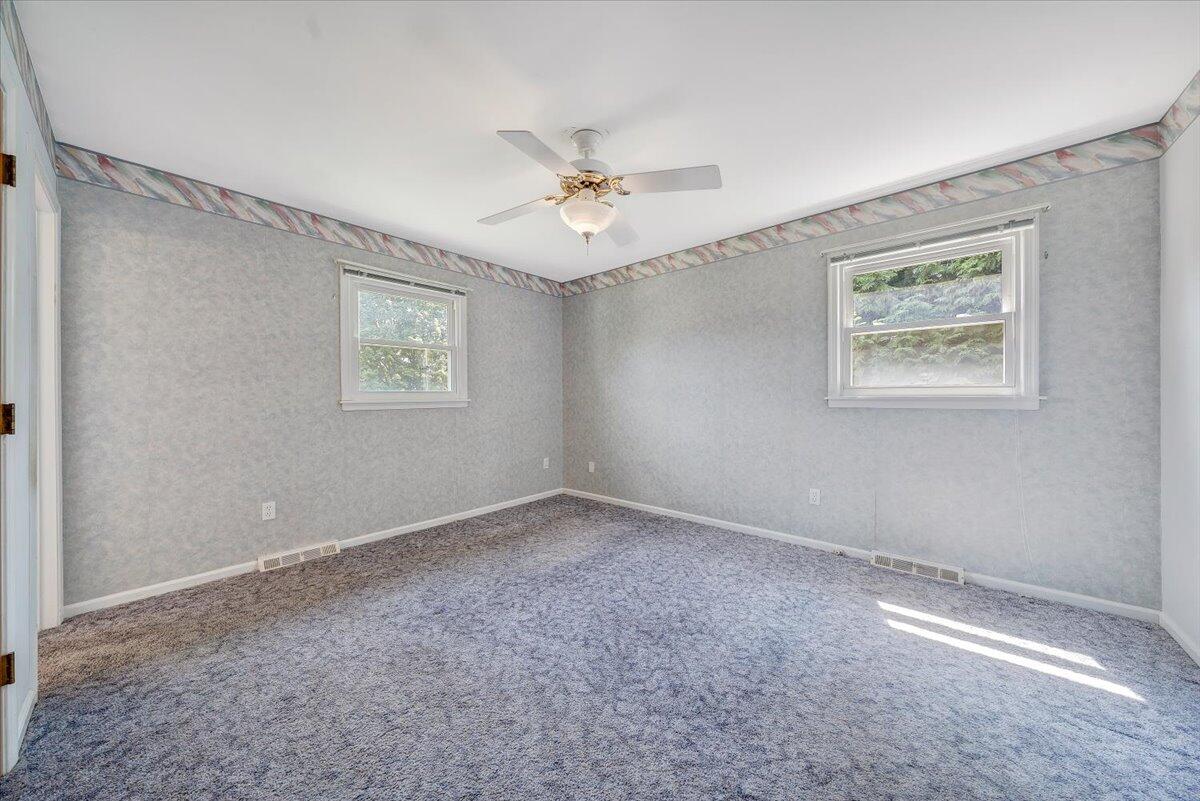 516 Howard DR