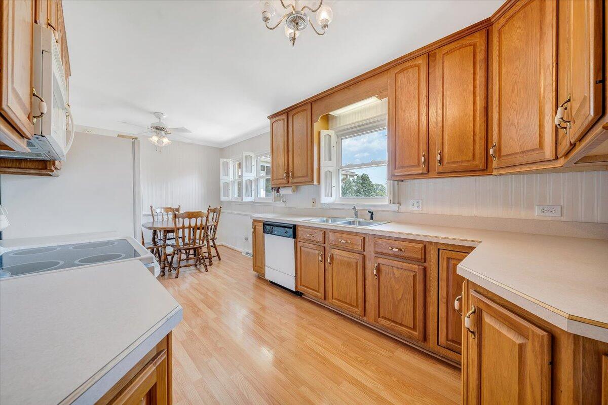 516 Howard DR