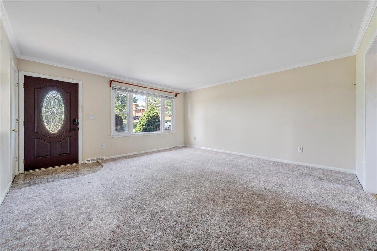 516 Howard DR