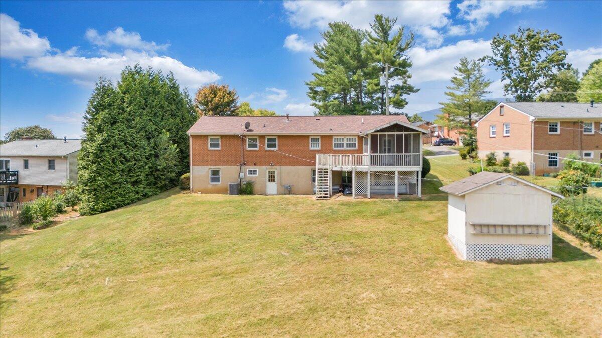 516 Howard DR