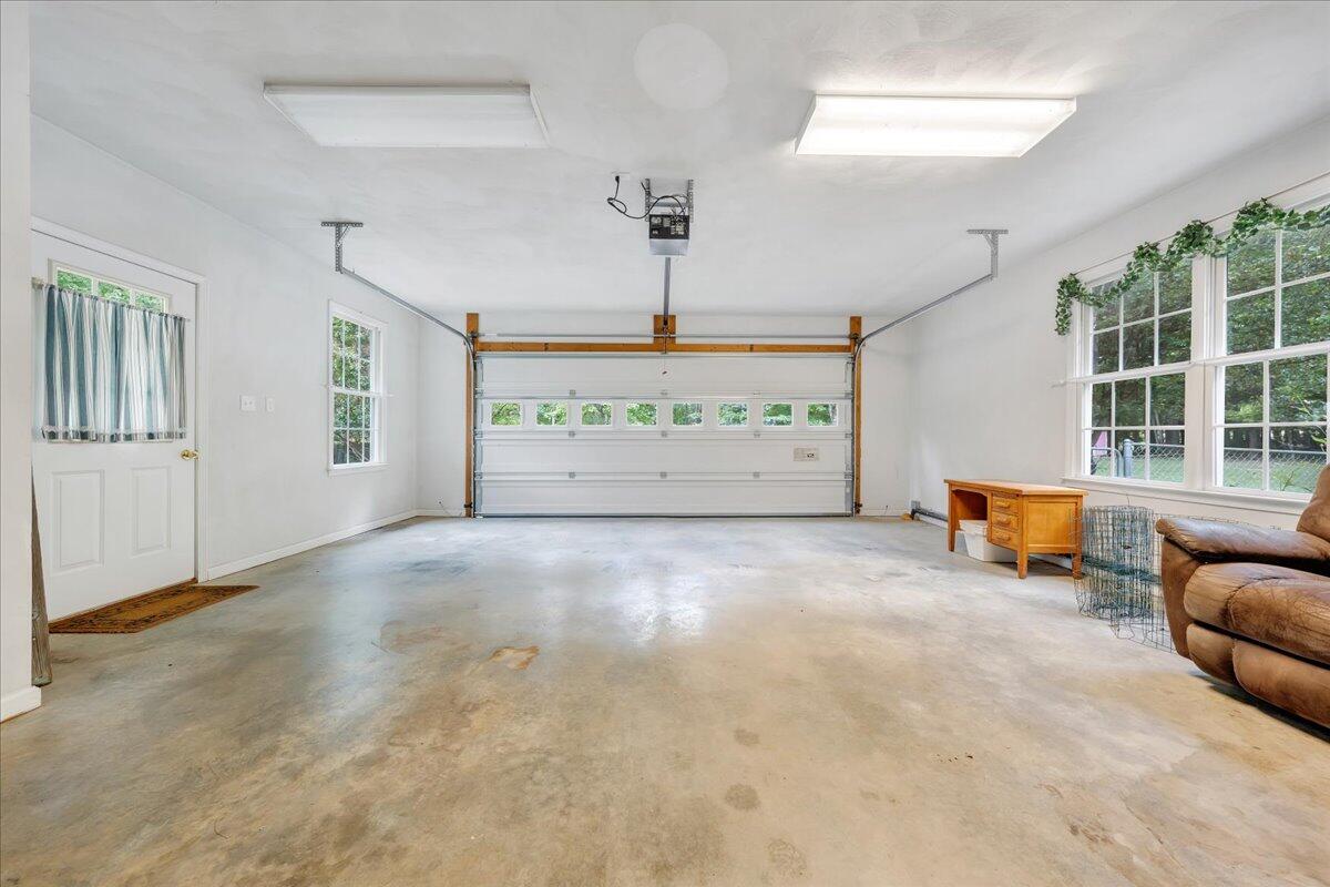 85 Walnut Springs LN