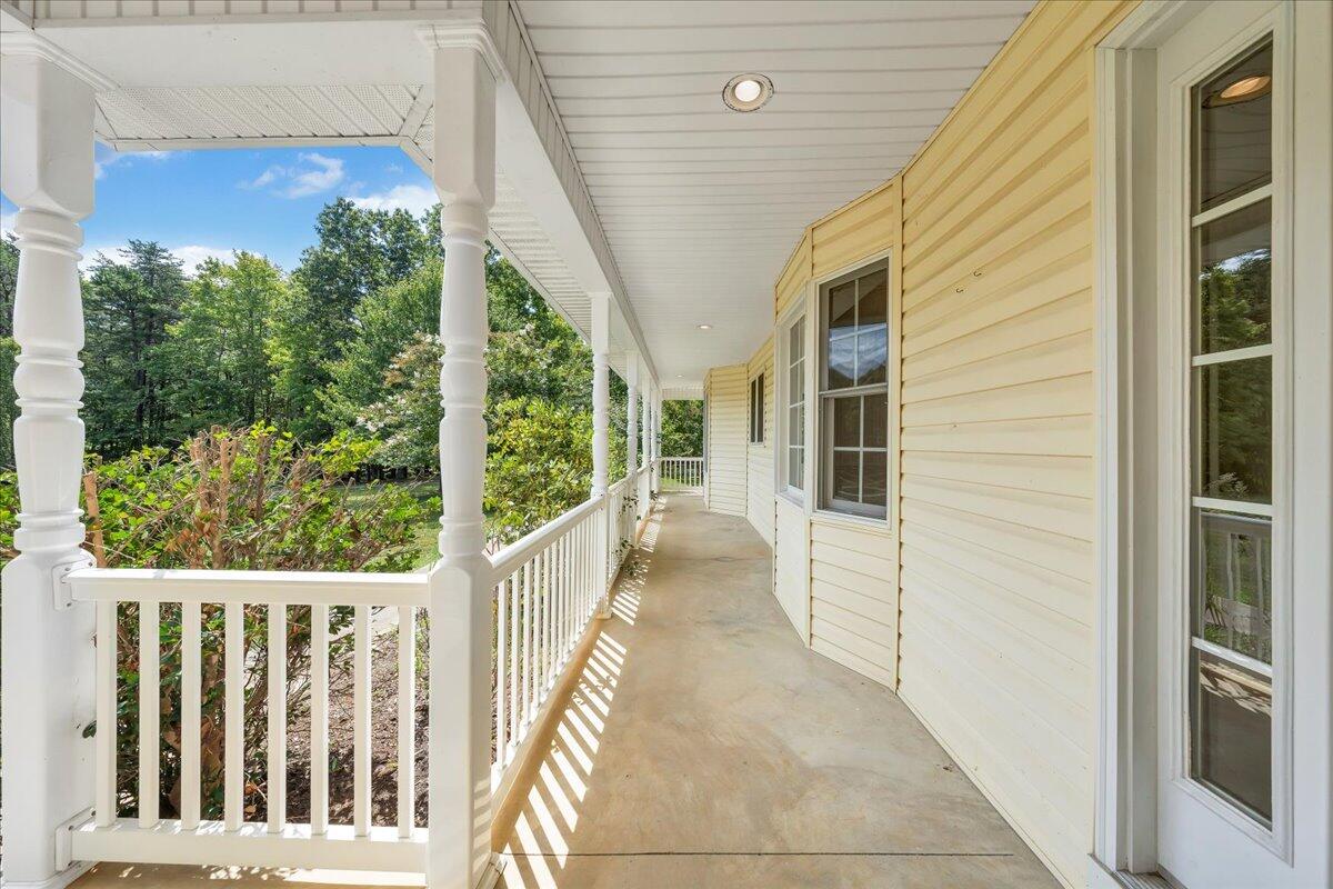 85 Walnut Springs LN