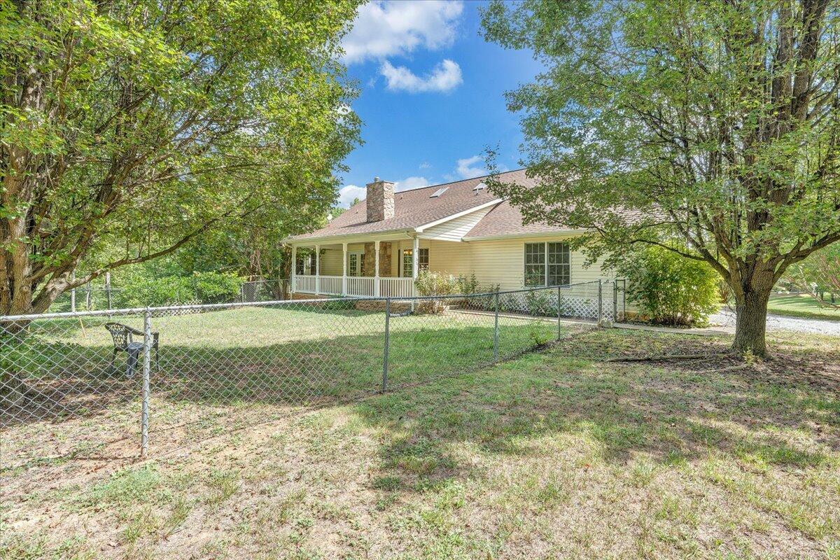 85 Walnut Springs LN