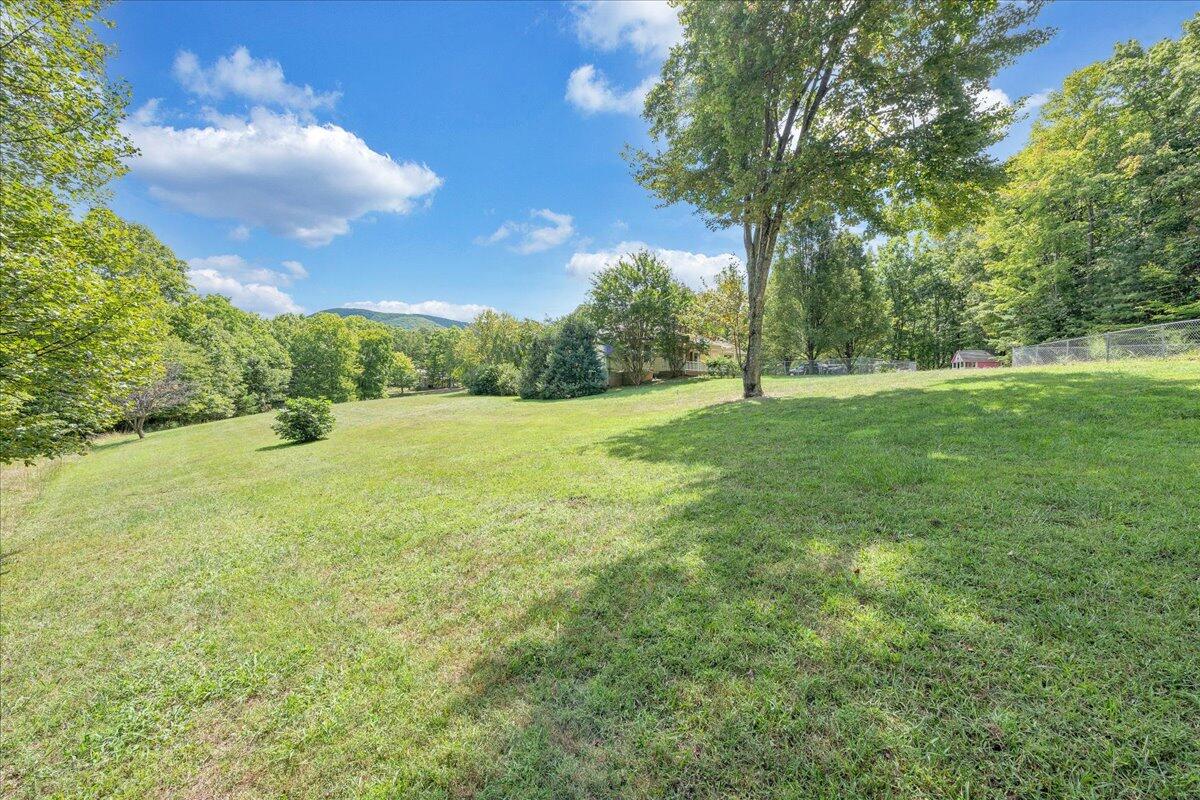 85 Walnut Springs LN