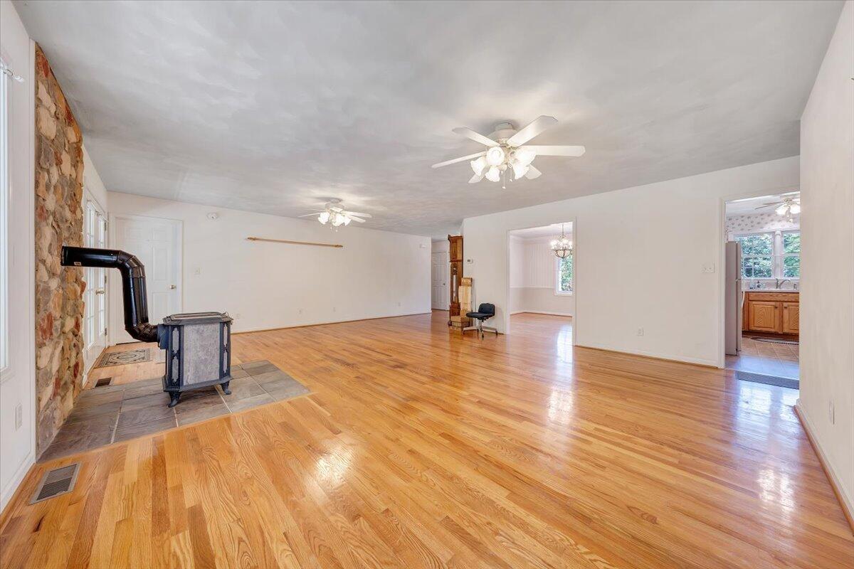 85 Walnut Springs LN