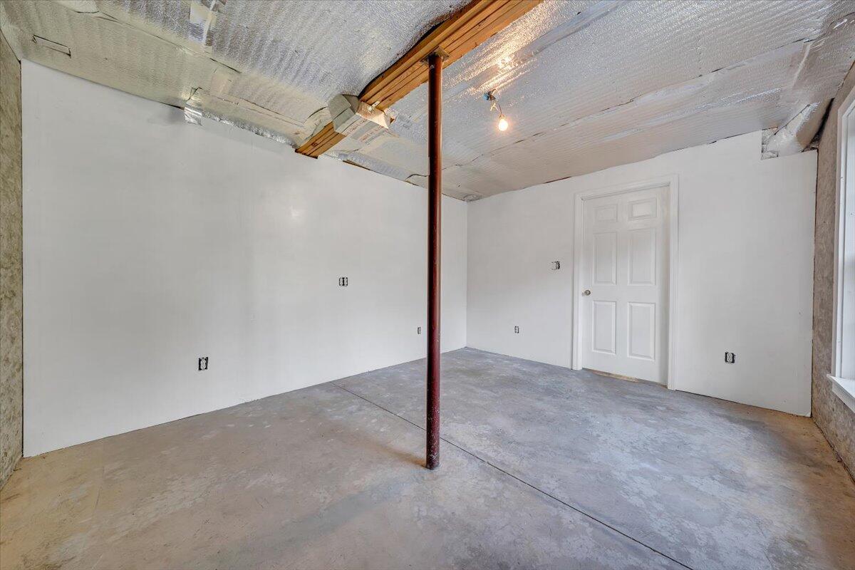 85 Walnut Springs LN