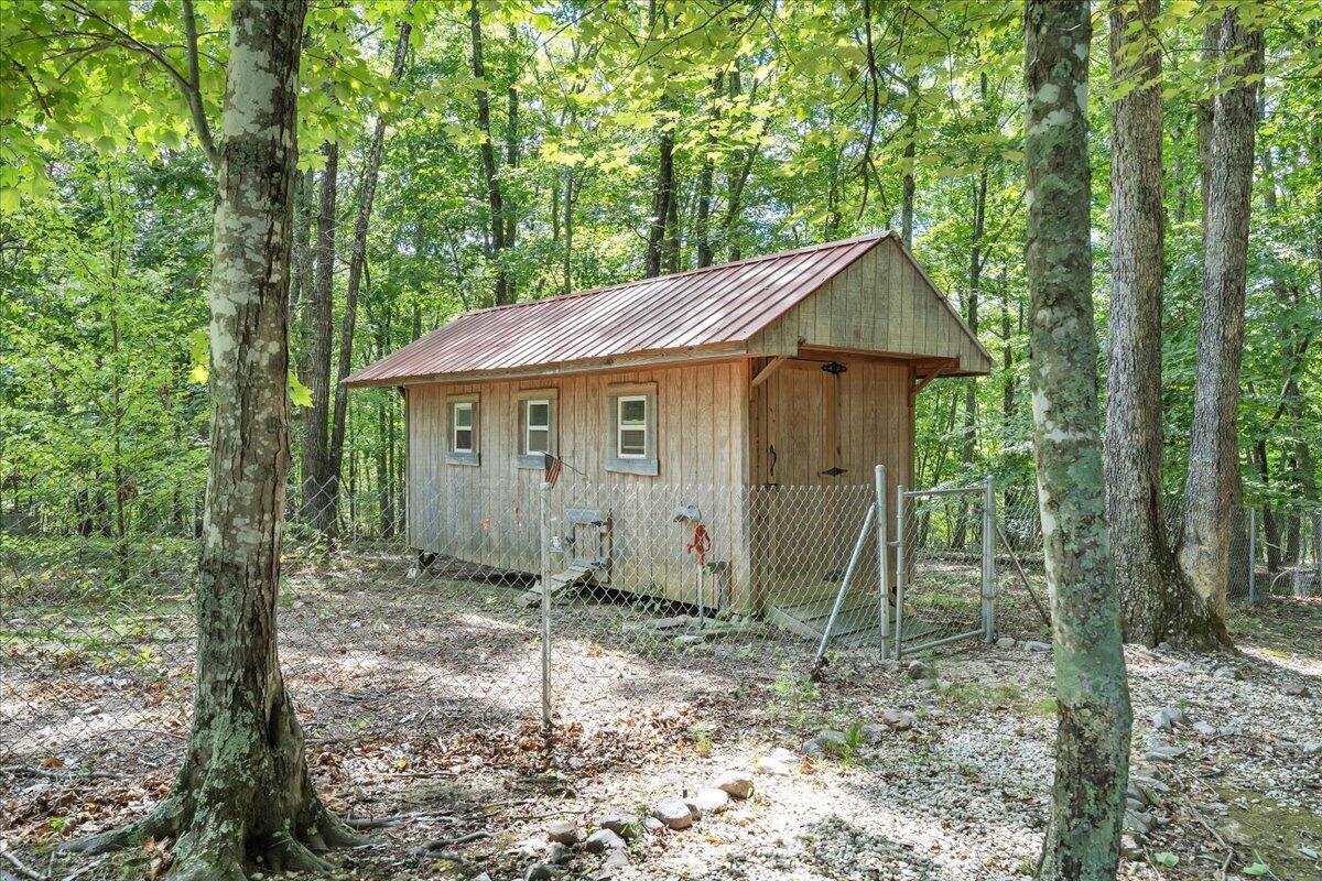 85 Walnut Springs LN