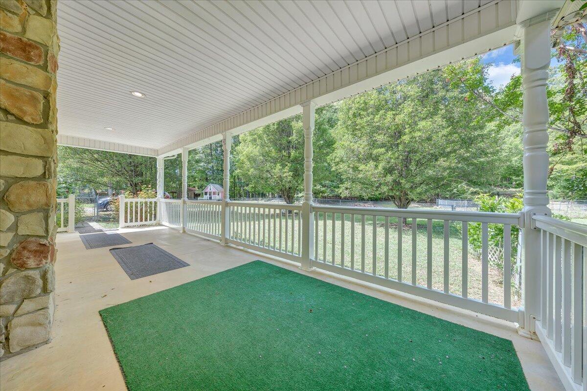 85 Walnut Springs LN