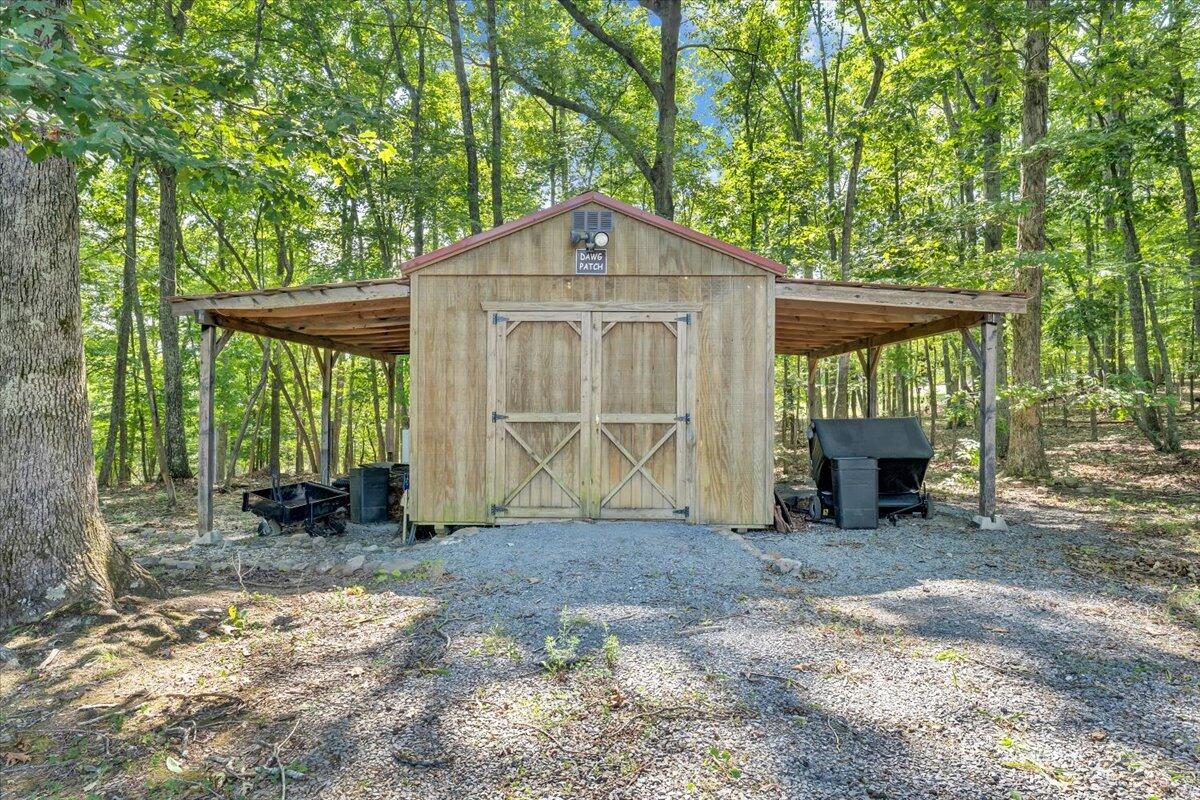 85 Walnut Springs LN