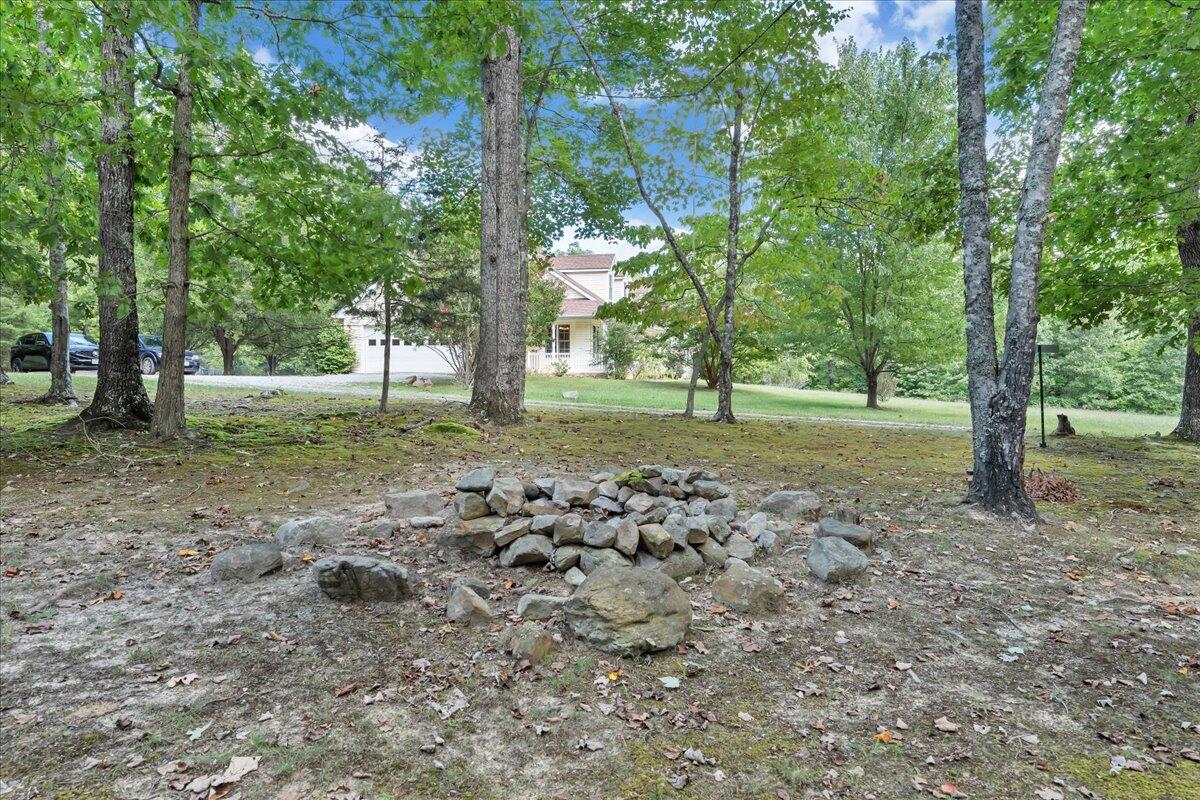 85 Walnut Springs LN