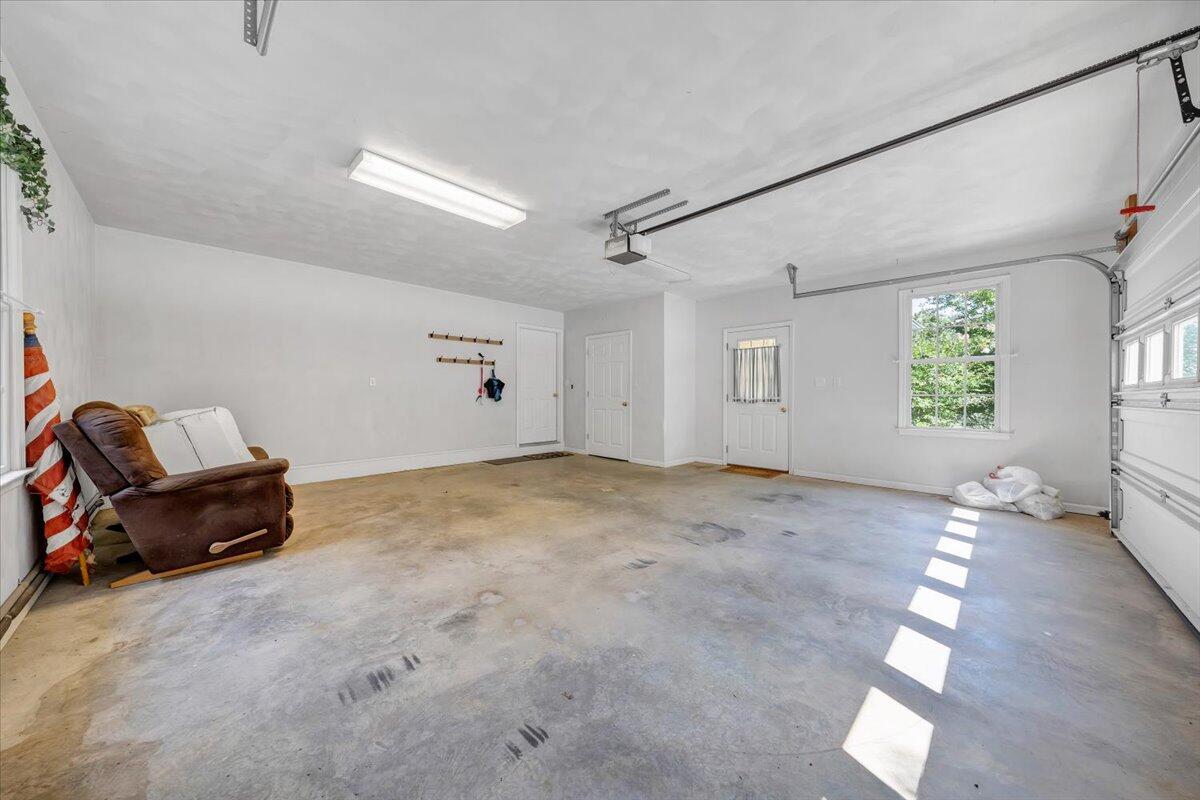 85 Walnut Springs LN