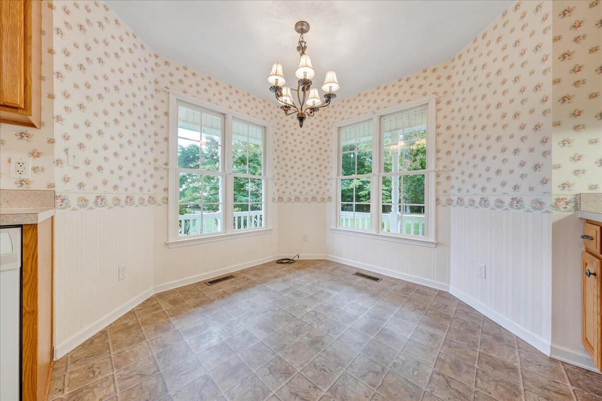 85 Walnut Springs LN