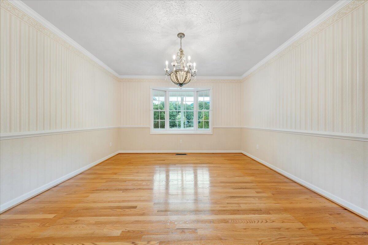 85 Walnut Springs LN