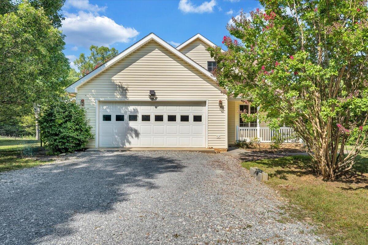 85 Walnut Springs LN