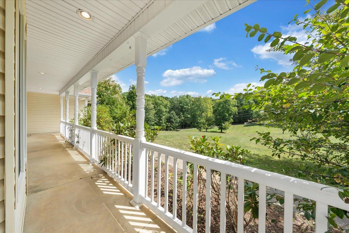 85 Walnut Springs LN