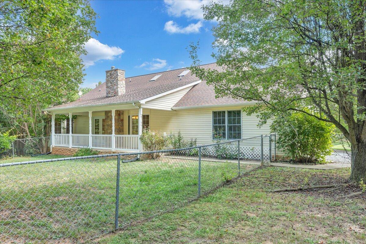 85 Walnut Springs LN