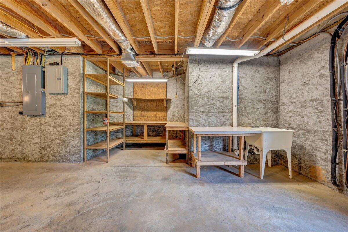 85 Walnut Springs LN