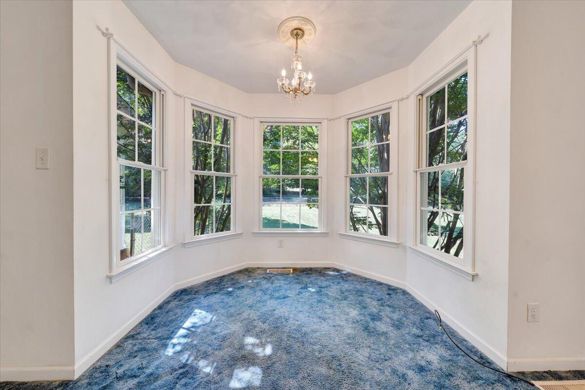 85 Walnut Springs LN