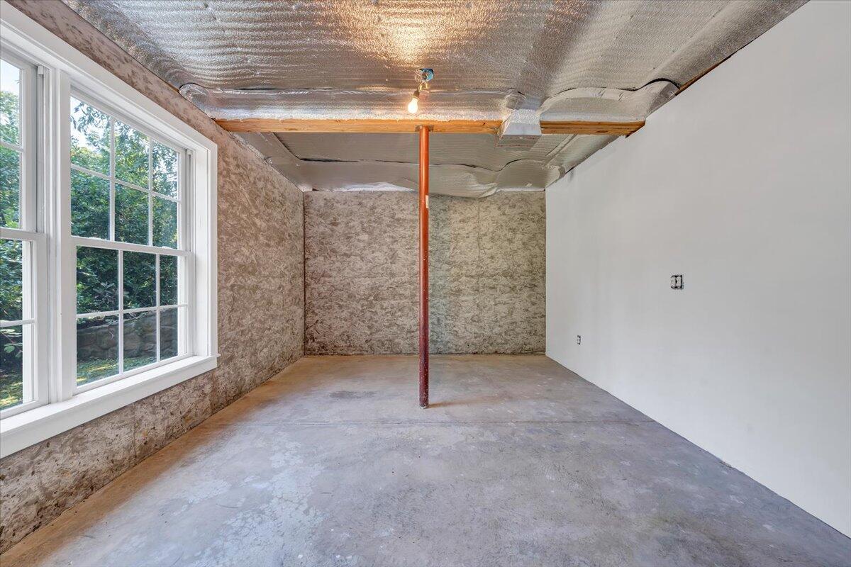 85 Walnut Springs LN