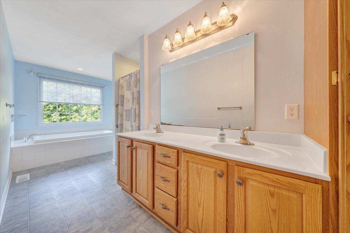 85 Walnut Springs LN