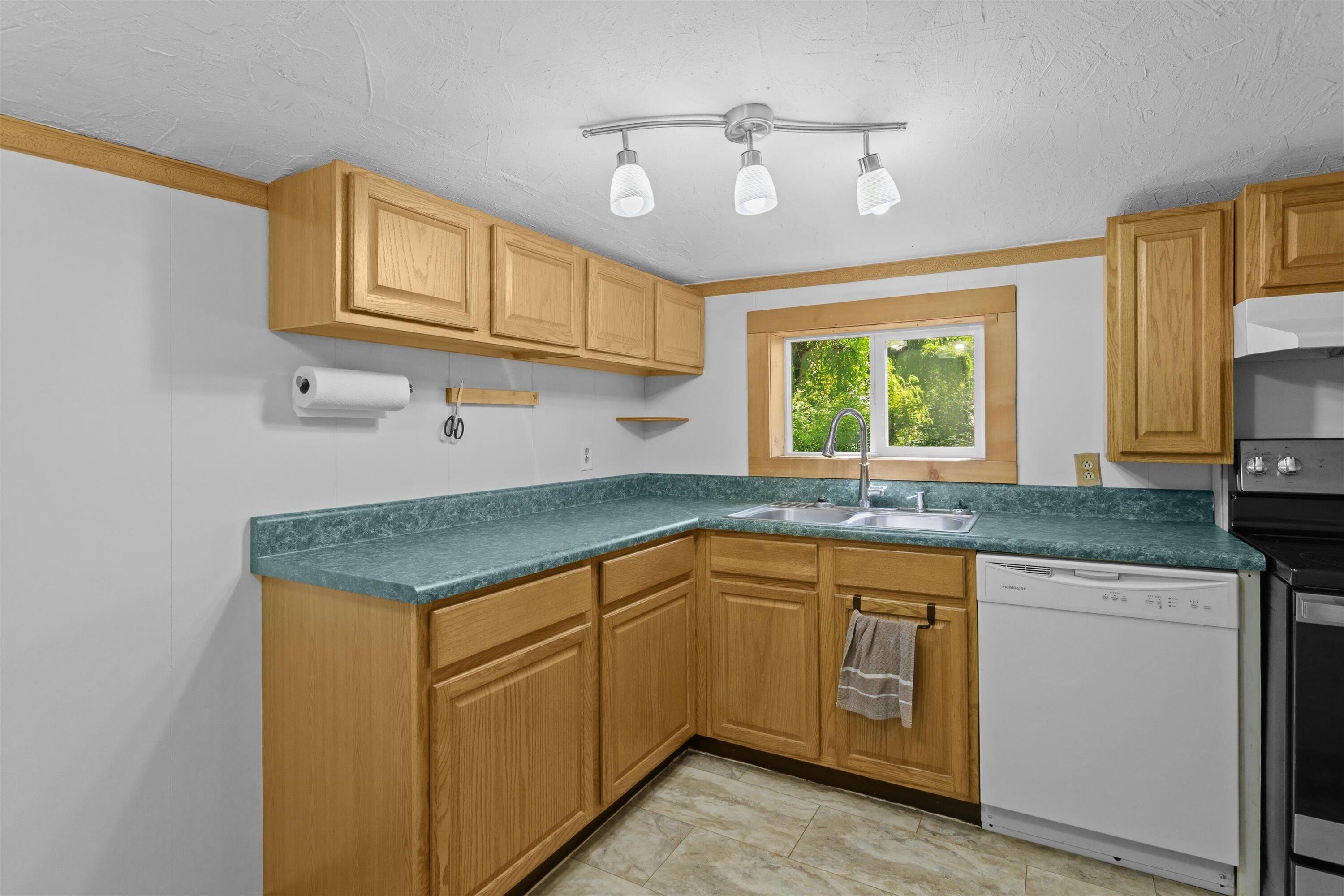 1115 Skyview RD