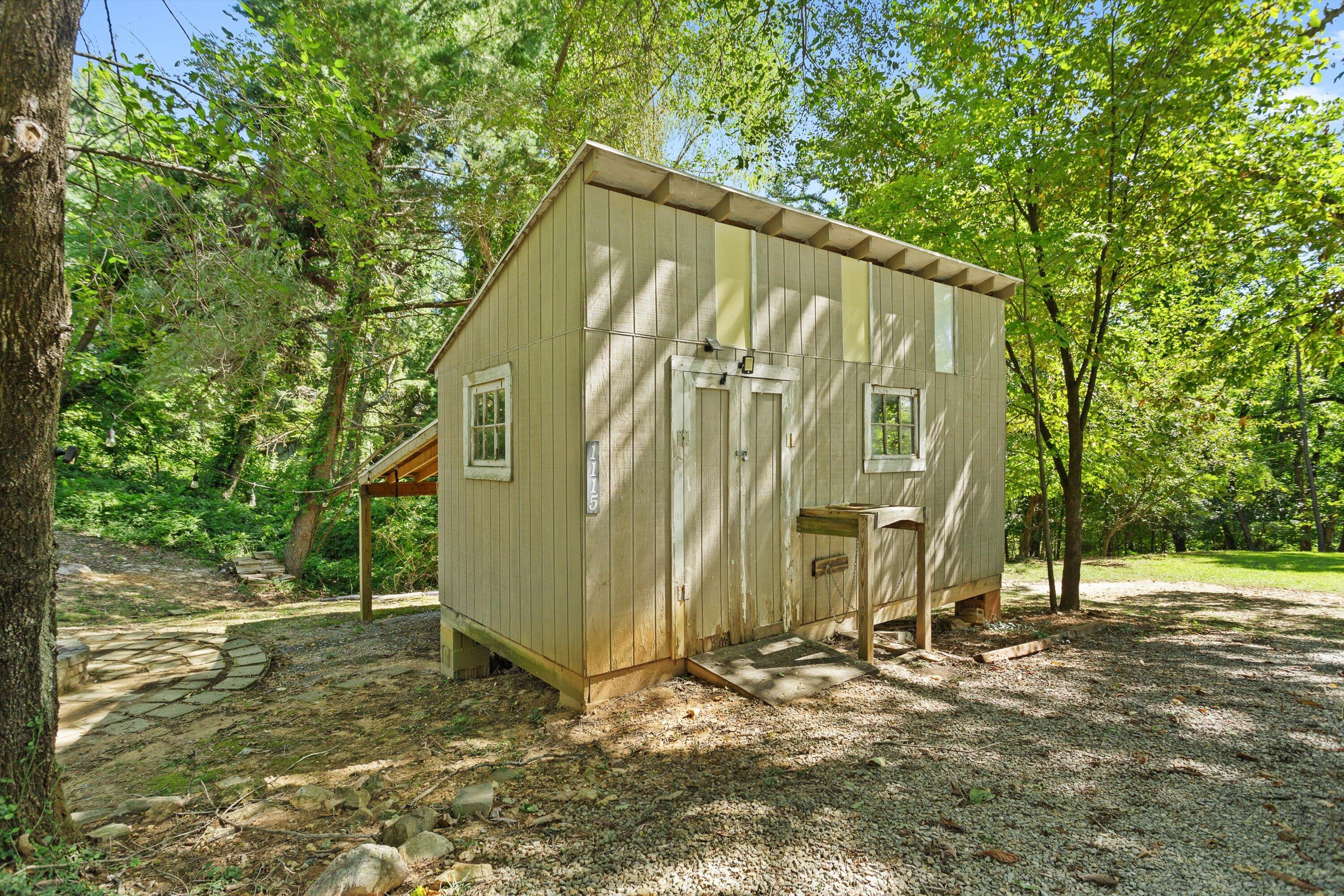 1115 Skyview RD