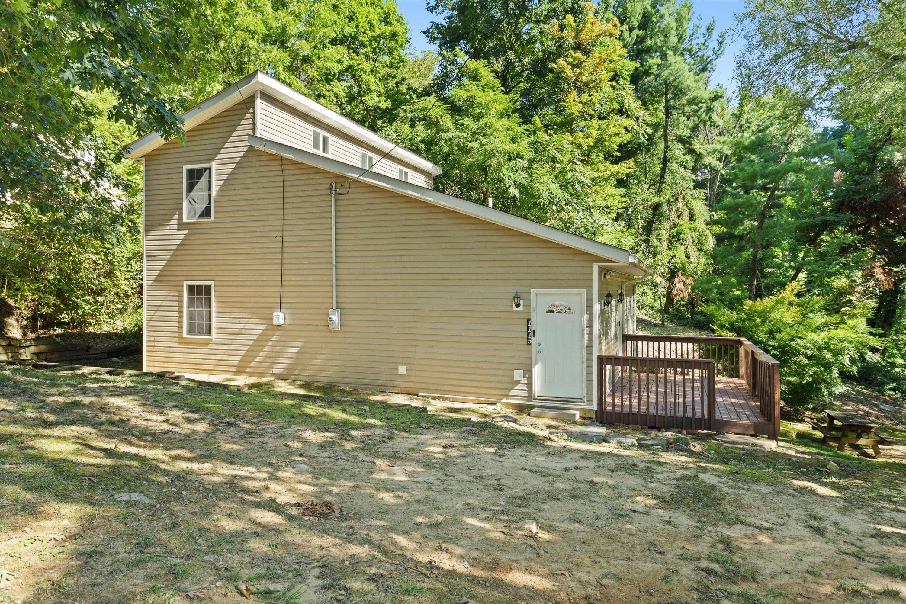 1115 Skyview RD