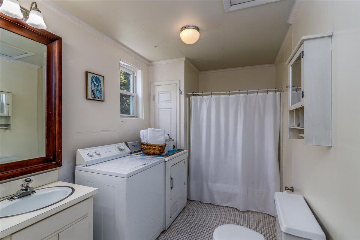 2202 Broadway AVE SW