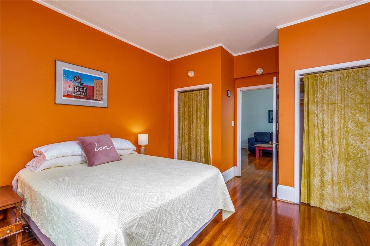 2202 Broadway AVE SW