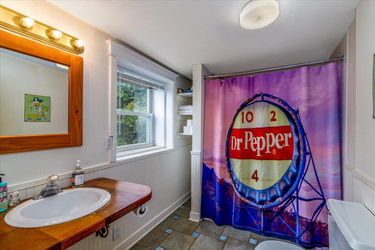 2202 Broadway AVE SW