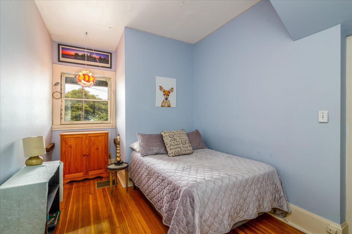 2202 Broadway AVE SW