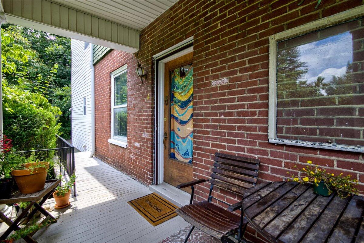 2202 Broadway AVE SW