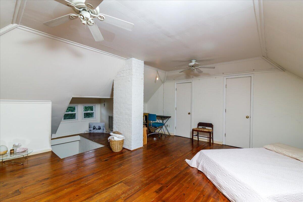 2202 Broadway AVE SW