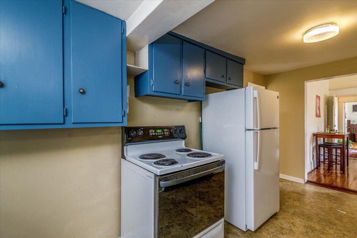 2202 Broadway AVE SW