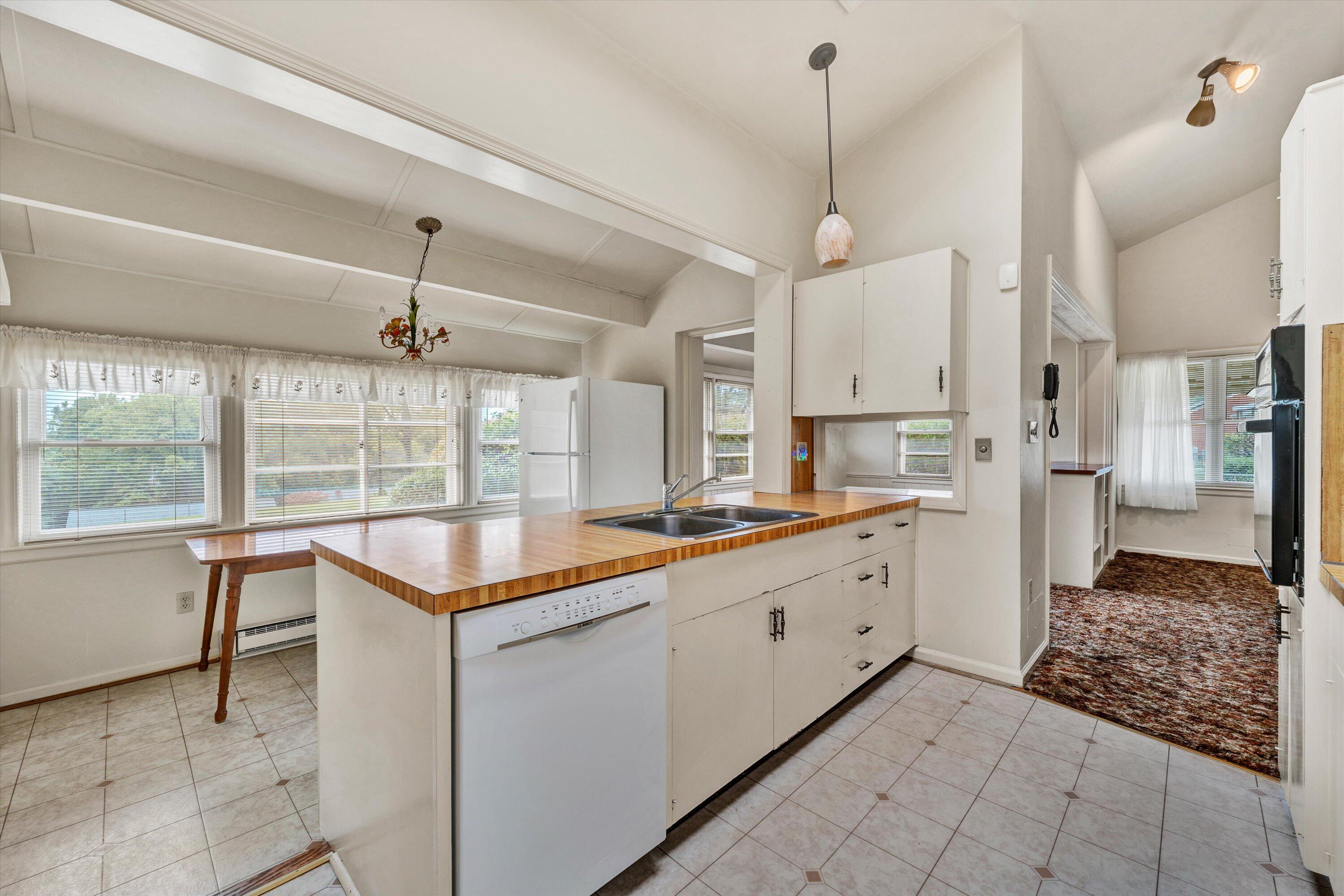 448 Cameron DR